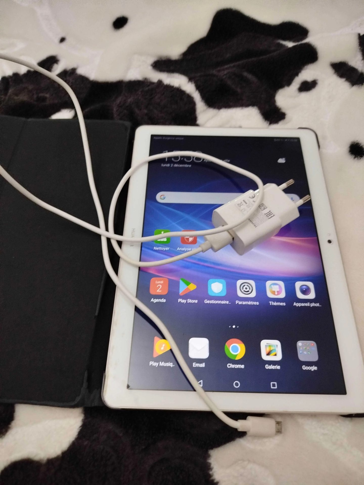 Tablette tactile Huawei MediaPad T3 9.6 pouces 2 Go 16 Go Gold A vendre La Marsa 200 DT 4