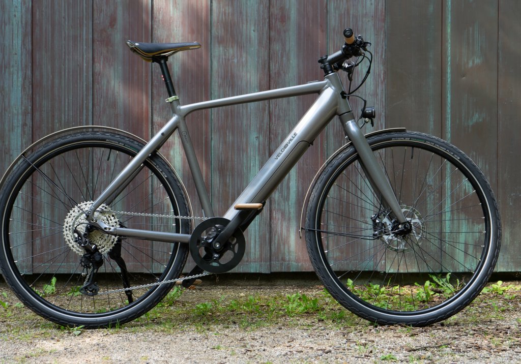 Selle large, cadre en aluminium — modèle urbain pratique pour trajets quotidiens