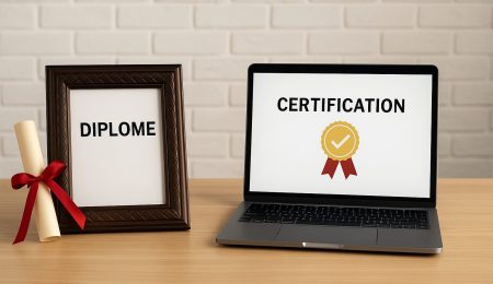 Choix entre diplôme universitaire et certification reconnue en Tunisie pour réussir son avenir professionnel