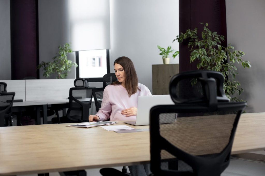 Coworking en Tunisie avec espace de travail calme et ergonomique pour freelances