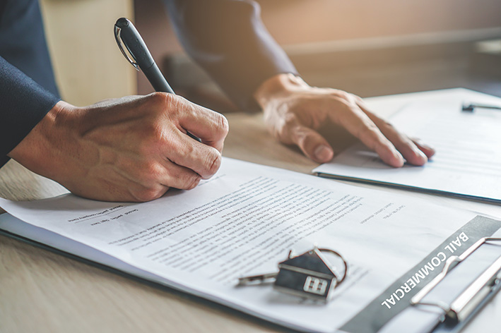 Signature d'un bail commercial pour la cession d'un fonds de commerce en Tunisie
