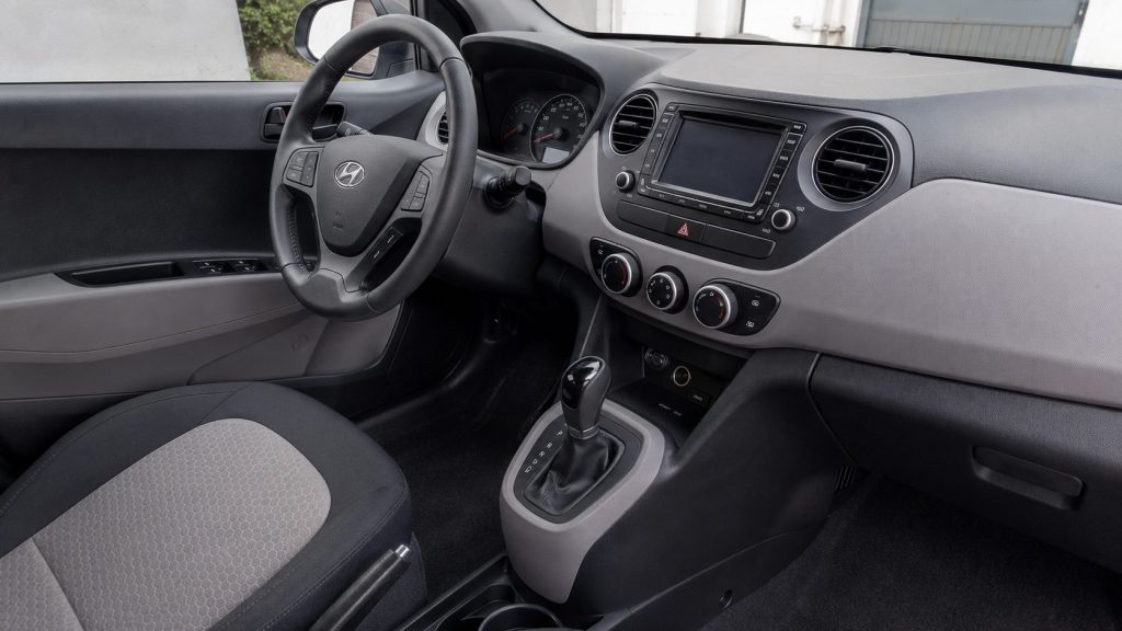 Intérieur Hyundai i10 automatique d’occasion en Tunisie avec boîte à vérifier avant achat