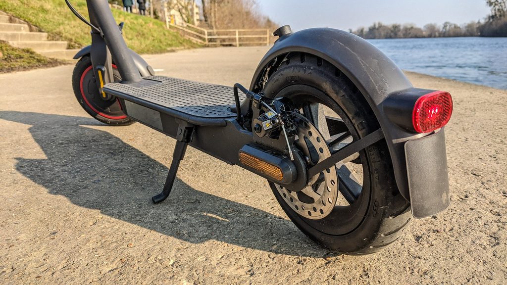 Roue arrière et frein à disque d'une trottinette électrique d'occasion