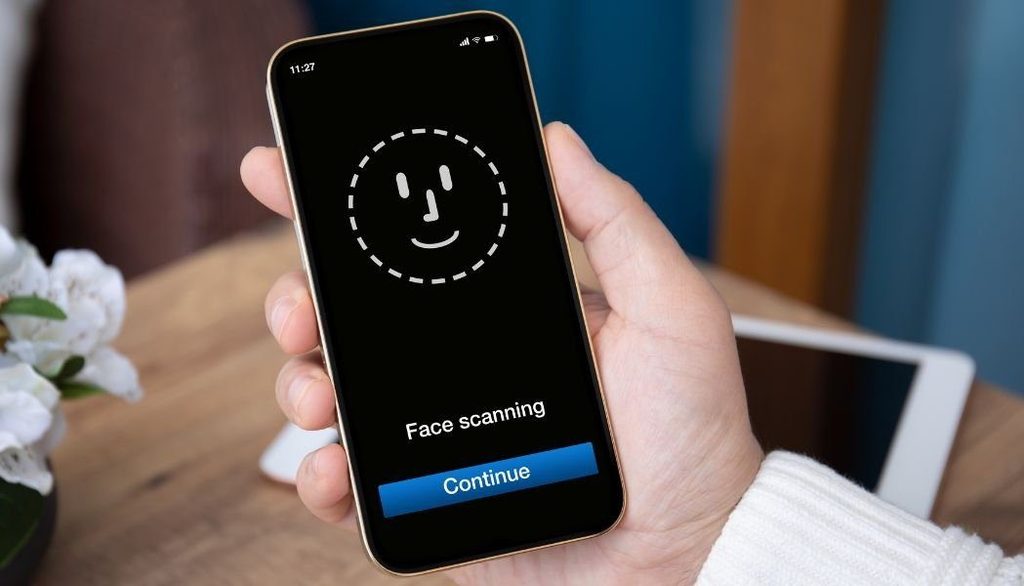 Configuration de Face ID sur un iPhone 13 Pro Max avant achat d'occasion