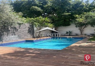Villa S+3 avec piscine à La Soukra MVV0328