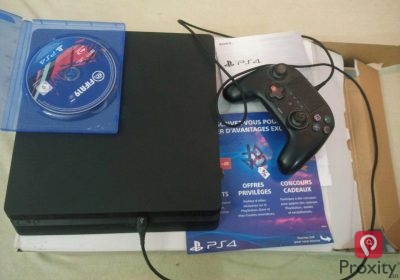 Console PS4 Slim 1 TB à vendre à El Omrane