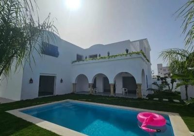 Villa à Vendre à Hammamet - 950000 Dinars