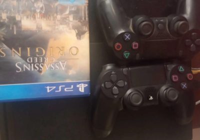 PlayStation 4 à Vendre à La Soukra - 550 Dinars