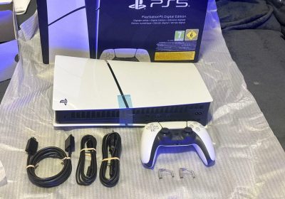 Sony PlayStation 5 Slim Digital à Vendre à Borj Cedria - 2200 Dinars