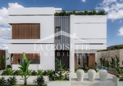 Villa S+3 avec piscine à La Soukra ZVV0372