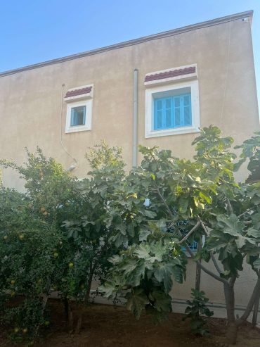 Maison familiale spacieuse à Raoued sur 500 m²