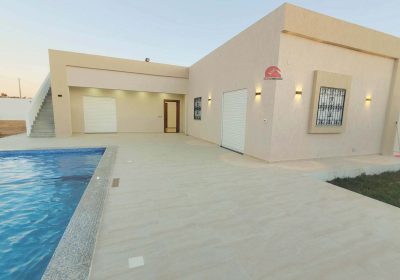 VILLA AVEC PISCINE À SIDI JMOUR DJERBA - RÉF V682