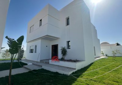 VILLA AVEC PISCINE À MEZRAYA DJERBA - RÉF V620