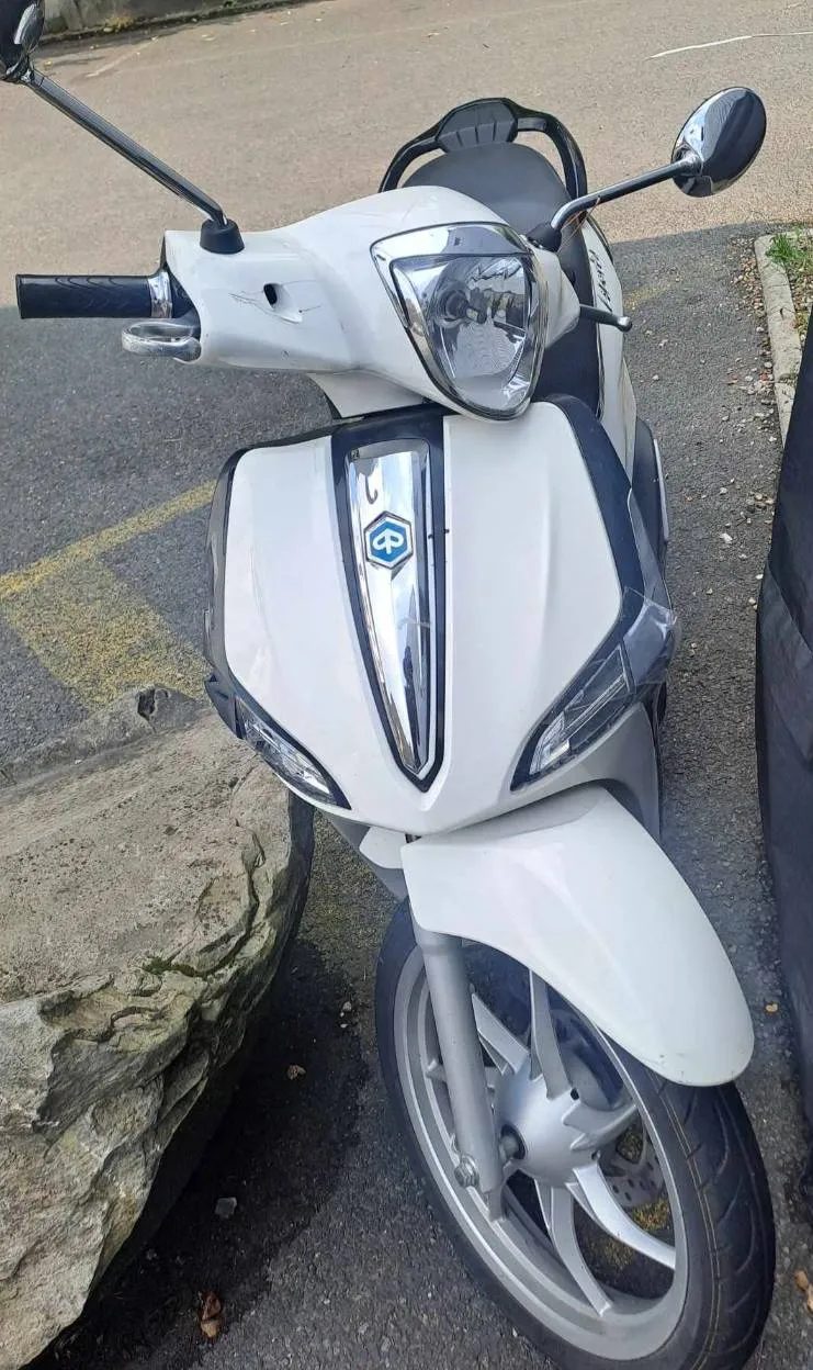 Scooter-Piaggio-Liberty-50-a-vendre-a-Lafayette-prix-4500-dinars-proxity.tn-annonces-moto-a-vendre-tunisie