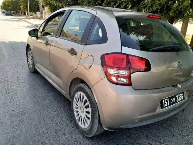 Voiture-Citroen-C3-a-vendre-a-Menzel-Jemil-prix-26700-dinars-proxity.tn-annonces-voitures-occasions-tunisie-4