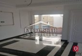 Appartement S+4 avec jardin et piscine à La Soukra MAL2145