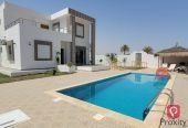 GRANDE VILLA AVEC PISCINE À DJERBA - RÉF L762