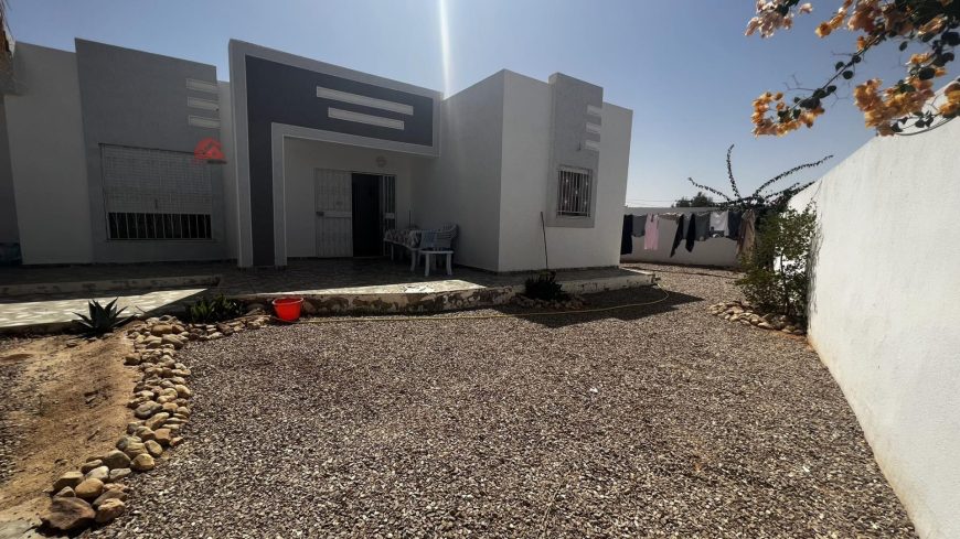 MAISON MEUBLÉE À MEZRAYA DJERBA – RÉF L763