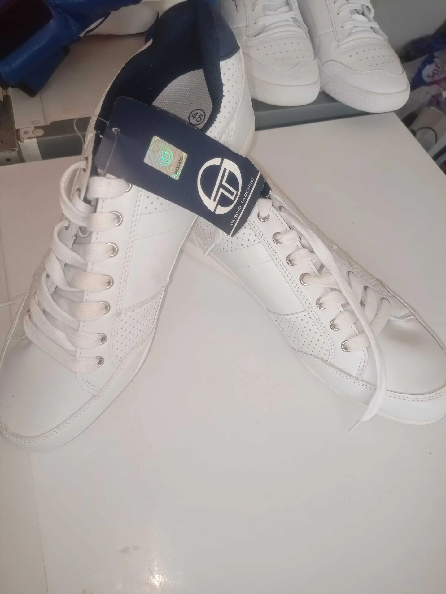 Chaussures-de-sport-Sergio-Tacchini-pointure-45-a-vendre-a-Medenine-prix-95-dinars-proxity.tn-annonces-chaussures-de-sport-a-vendre-tunisie-2