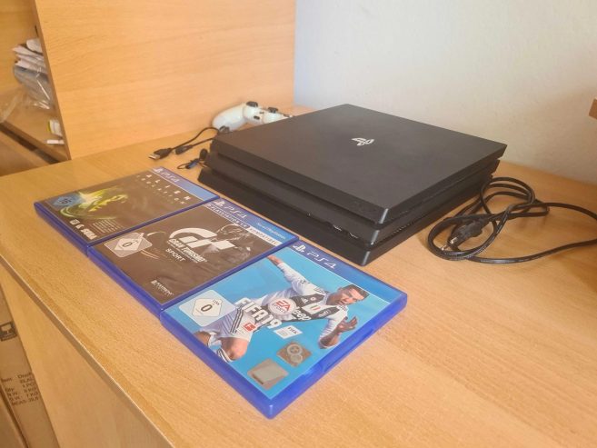 Console-PS-4-Pro-1TB-a-vendre-a-Gabes-prix-850-dinars-proxity.tn-annonces-console-de-jeux-a-vendre-tunisie-2