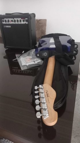 Kit-Guitare-electrique-YAMAHA-EG112GPII-Metallic-LIC-BLUE-a-vendre-aux-Berges-du-Lac-prix-750-dinars-proxity.tn-annonces-instruments-de-musique-a-vendre-Tunisie-1