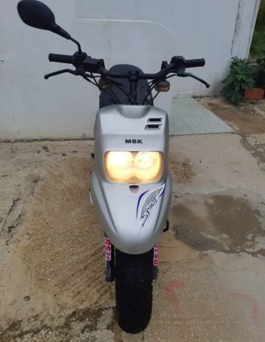 Moto-MBK-Booster-a-vendre-a-Tabarka-prix-2500-dinars-proxity.tn-annonces-moto-a-vendre-tunisie-3