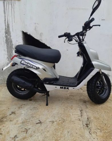 Moto-MBK-Booster-a-vendre-a-Tabarka-prix-2500-dinars-proxity.tn-annonces-moto-a-vendre-tunisie-9