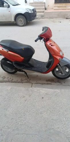 Scooter-MBK-Ovetto-a-vendre-a-Manouba-prix-2500-dinars-proxity.tn-annonces-moto-occasion-tunisie-1