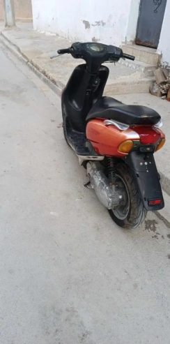 Scooter-MBK-Ovetto-a-vendre-a-Manouba-prix-2500-dinars-proxity.tn-annonces-moto-occasion-tunisie-3