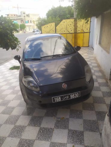 Voiture-Fiat-Punto-a-vendre-a-Hajeb-El-Ayoun-prix-23500-dinars-proxity.tn-annonces-voitures-occasions-a-vendre-tunisie