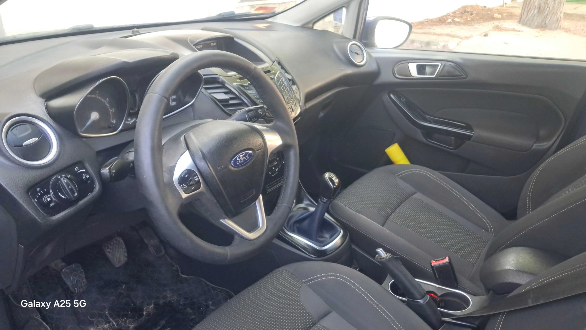 Voiture-Ford-Fiesta-a-vendre-a-Bizerte-prix-36000-dinars-proxity.tn-annonces-voitures-occasions-a-vendre-tunisie-7