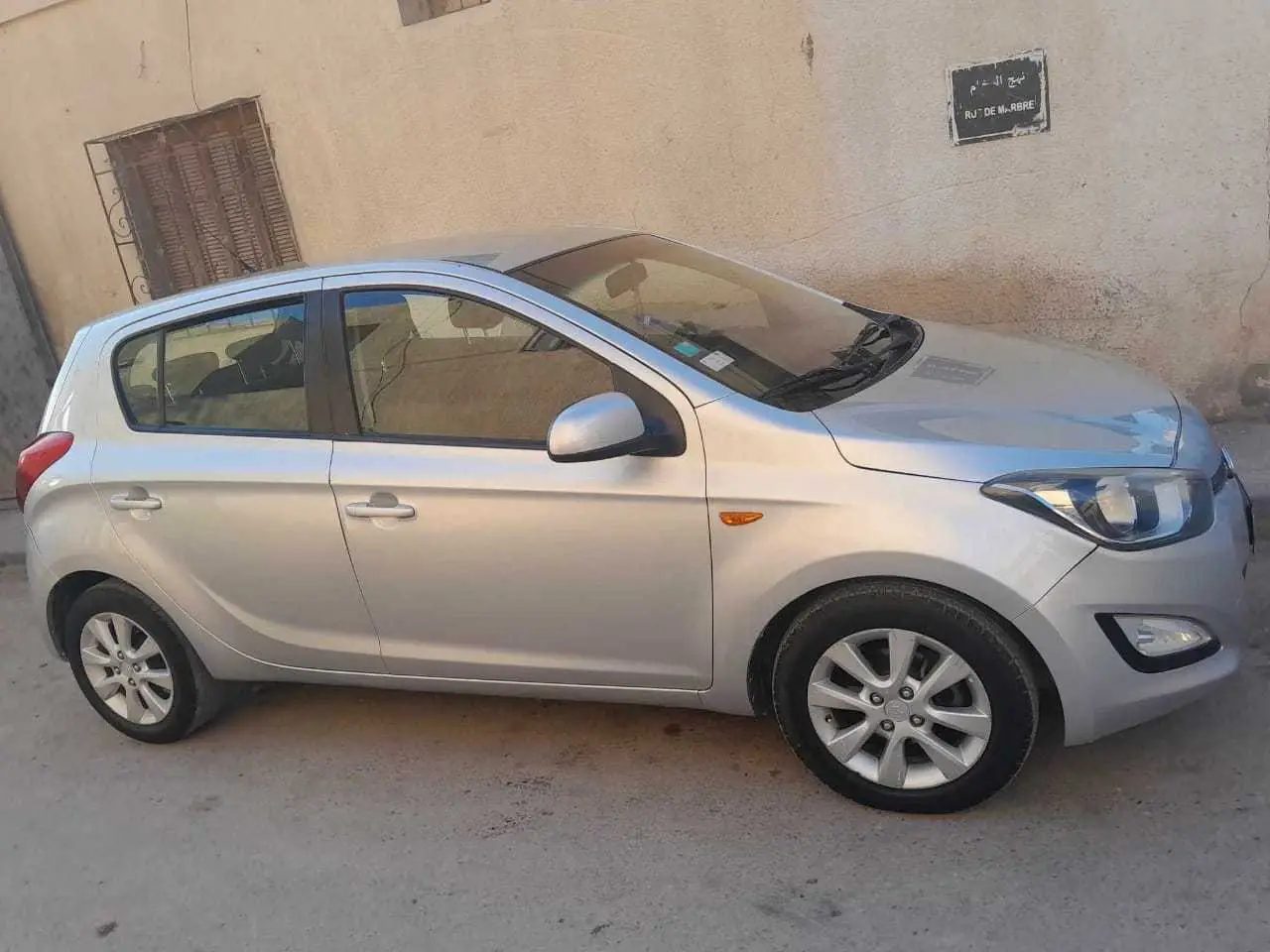 Voiture-Hyundai-i20-a-vendre-a-Borj-Louzir-prix-32000-dinars-proxity.tn-annonces-voitures-occasions-tunisie-2