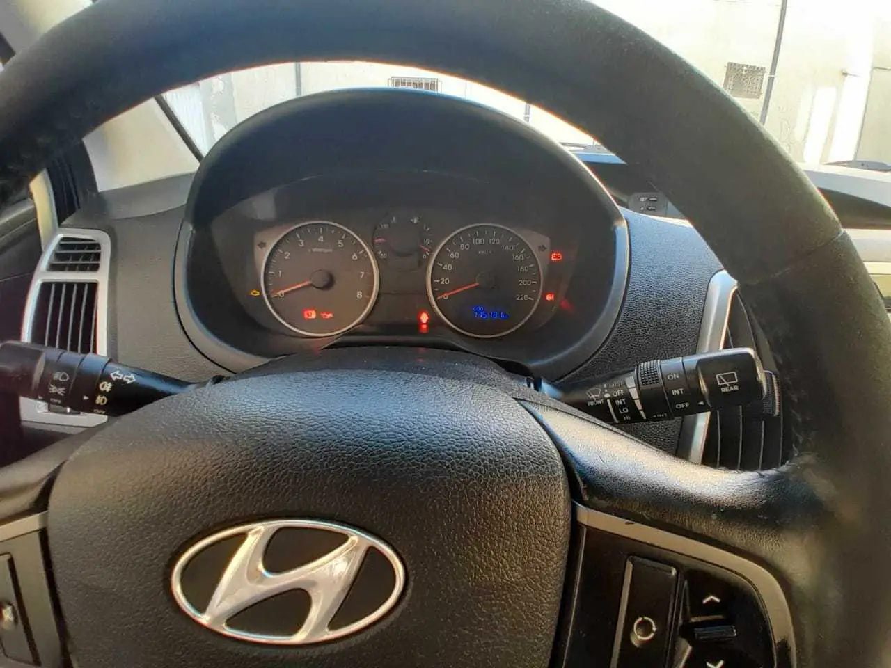 Voiture-Hyundai-i20-a-vendre-a-Borj-Louzir-prix-32000-dinars-proxity.tn-annonces-voitures-occasions-tunisie-6