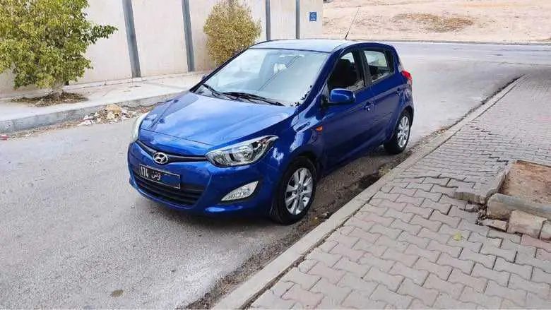 Voiture-Hyundai-i20-a-vendre-a-El-Mnihla-prix-33000-dinars-proxity.tn-annonces-voitures-occasion-tunisie-3