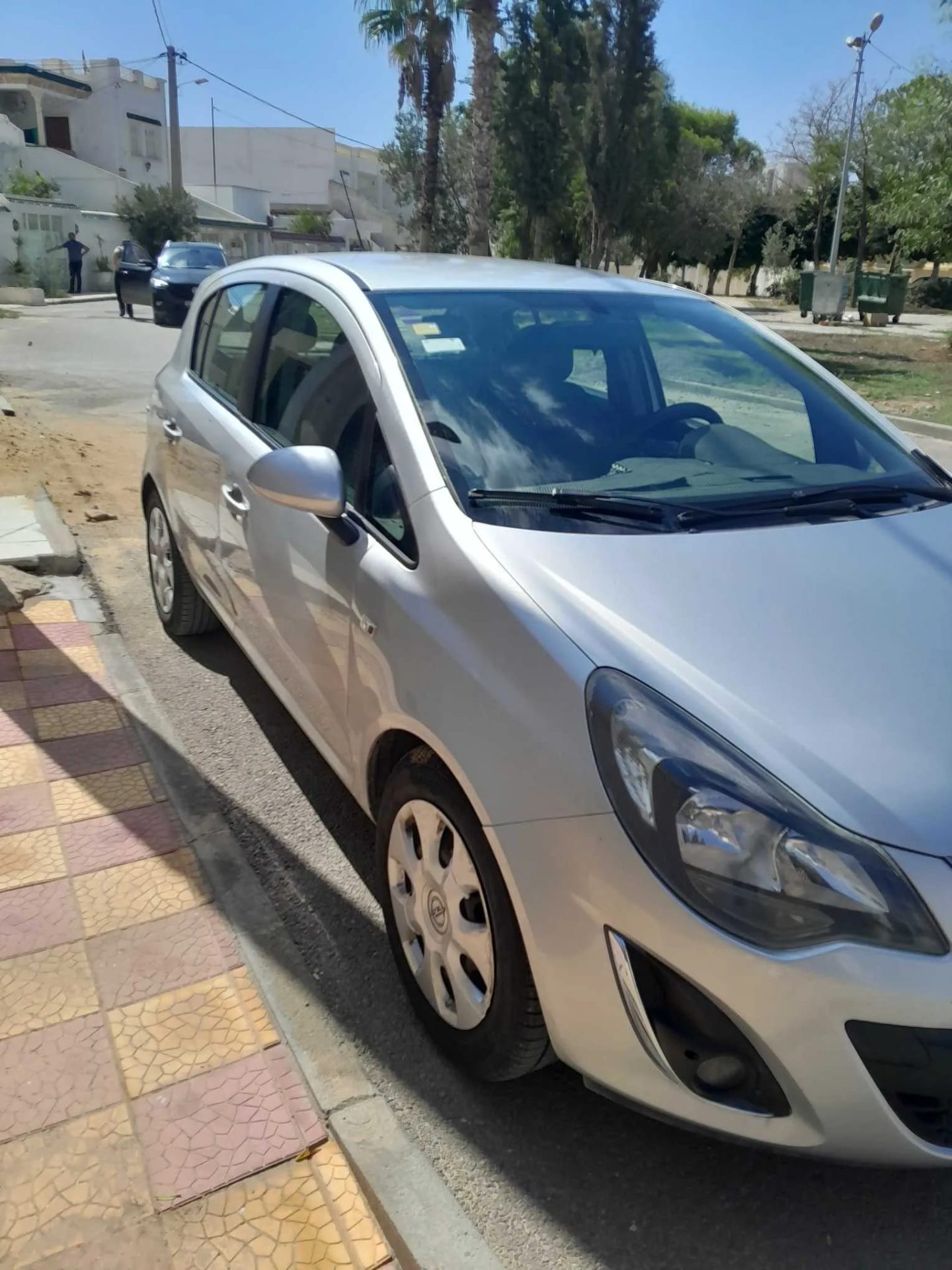 Voiture-Opel-Astra-D-a-vendre-a-Msaken-prix-33000-dinars-proxity.tn-annonces-voitures-occasion-a-vendre-tunisie-4