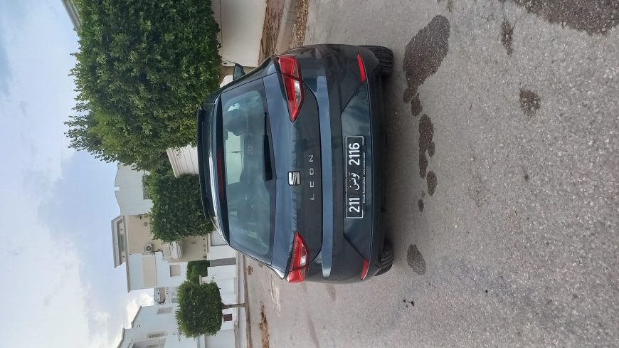 Voiture-Seat-Leon-Style-a-vendre-a-Cite-Ennasr-2-prix-62000-dinars-proxity.tn-annonces-voitures-occasion-tunisie-3