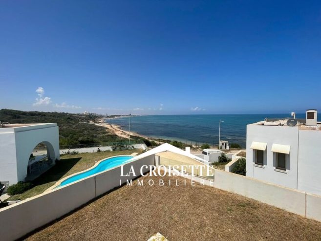 Villa S+4 vue sur mer avec piscine à Gammarth MVL1584