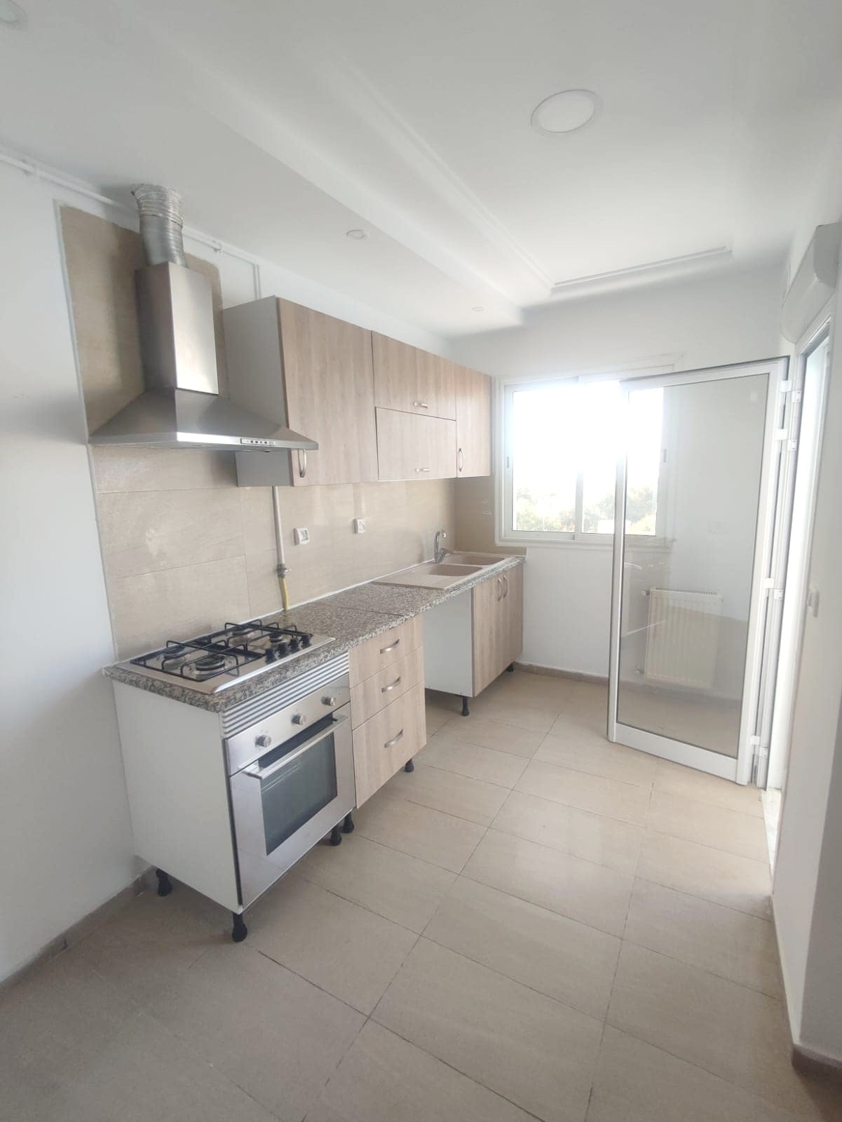 appartement-S1a-louer-aux-Jardins-de-Carthage-loyer-1250-dinars-par-mois-proxity.tn-annonces-immobilier-appartement-a-louer-tunisie-1