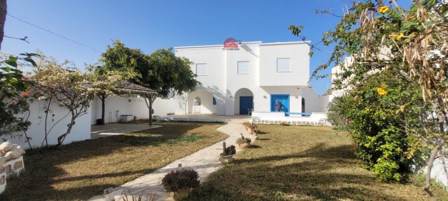 VILLA AVEC ÉTAGE INDÉPENDANT À DJERBA TEZDAINE ZA – RÉF V673