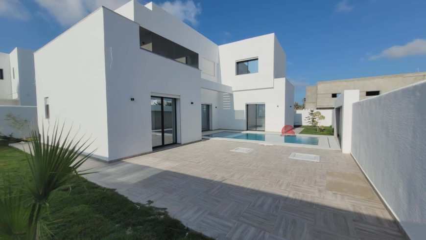 VILLA AVEC PISCINE À MEZRAYA DJERBA ZA – RÉF V620