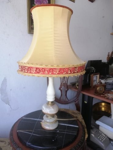 Lampe-vintage-en-onyx-a-vendre-a-La-Marsa-prix-200-dinars-proxity.tn-annonce-antiquite-a-vendre-tunisie-1