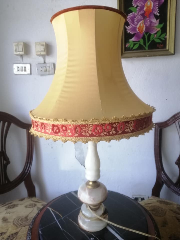 Lampe-vintage-en-onyx-a-vendre-a-La-Marsa-prix-200-dinars-proxity.tn-annonce-antiquite-a-vendre-tunisie