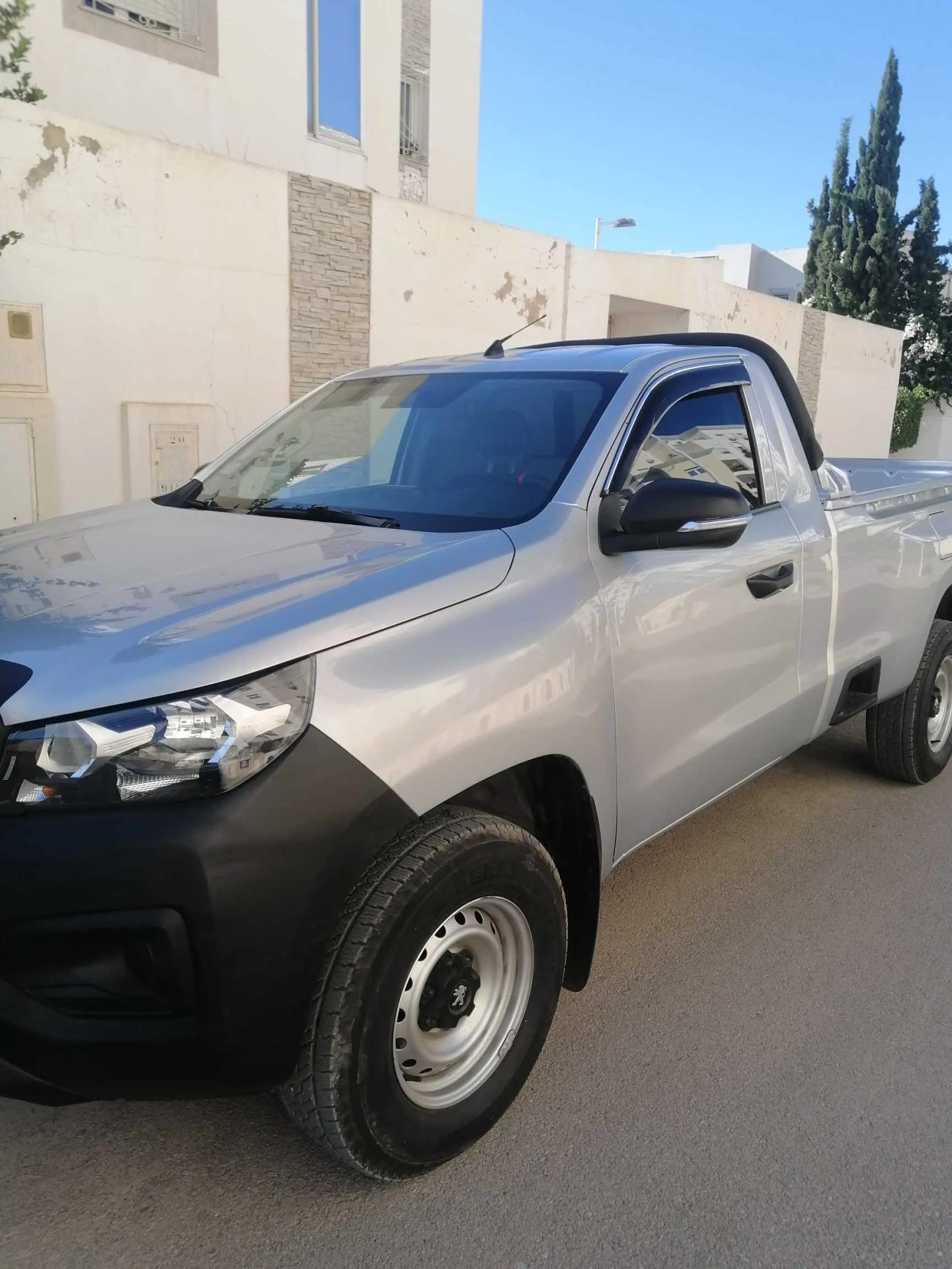 Peugeot-Landtrek-a-vendre-aux-Jardins-dEl-Menzah-prix-55000-dinars-proxity.tn-annonces-camion-occasion-tunisie-4