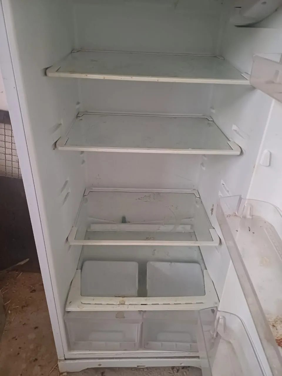 Refrigerateur-Ariston-360-L-a-vendre-a-Mornag-prix-450-dinars-proxity.tn-annonce-electromenager-a-vendre-tunisie-2