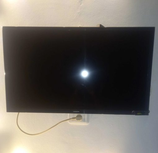 TV-Samsung-Led-32-pouces-a-vendre-a-Mhamdia-prix-500-dinars-proxity.tn-annonce-television-a-vendre-tunisie-1