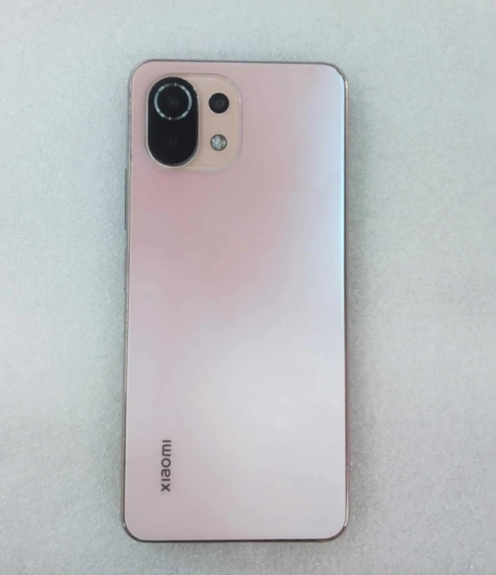 Telephone-Xiaomi-Mi-11-Lite-peach-pink-a-vendre-a-Cite-Olympique-prix-500-dinars-proxity.tn-annonce-telephone-occasion-a-vendre-tunisie