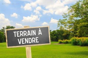 Vends terrain 845 m² – Khzema – Angle de rue – Quartier résidentiel