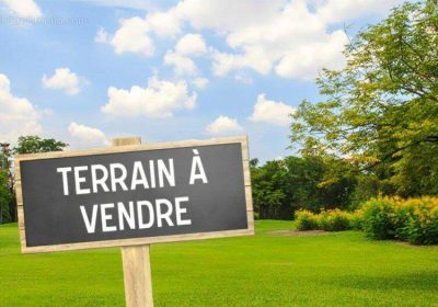 Vends terrain 845 m² - Khzema