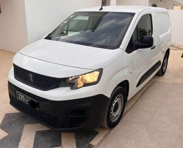 Utilitaire-Peugeot-Partner-a-vendre-a-Sfax-prix-49000-dinars-proxity.tn-annonce-utilitaire-a-vendre-tunisie-1