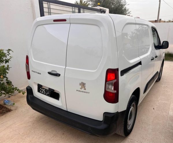 Utilitaire-Peugeot-Partner-a-vendre-a-Sfax-prix-49000-dinars-proxity.tn-annonce-utilitaire-a-vendre-tunisie-3